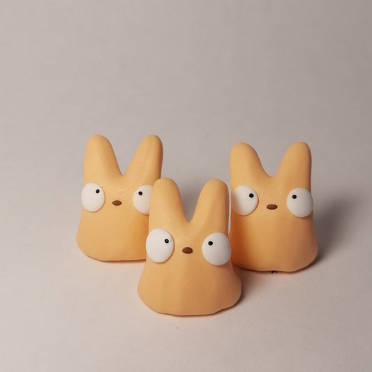 Persikan väriset Onni hahmot